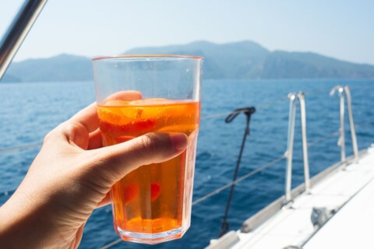 Tour privato in barca con aperitivo alla Scala Dei Turchi