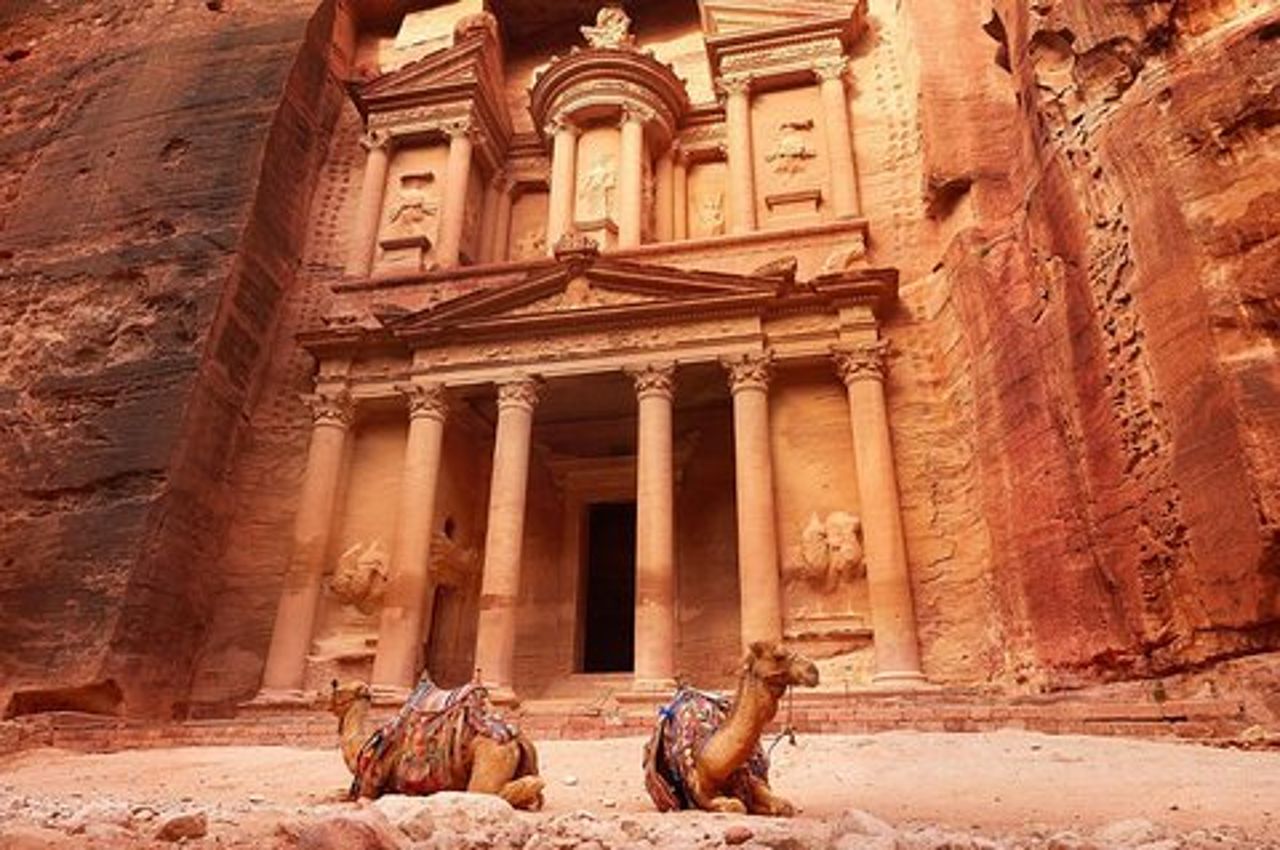 Da Amman: Petra e Wadi rum Tour privato/di gruppo di un'intera giornata