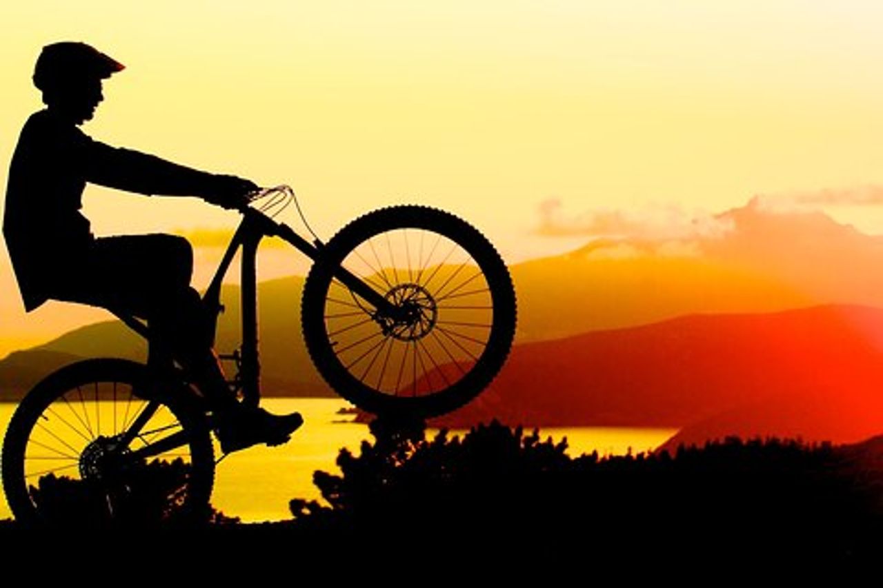 Sunset Tour magico in E-bike al Tramonto a Capoliveri