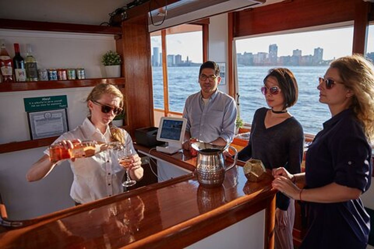 Crociera di un giorno a New York City dalla Statua della Libertà su un piccolo yacht