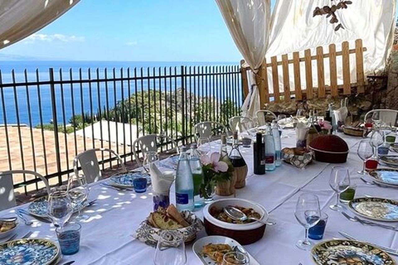 COOKING CLASS in Taormina at Chef Massimo HOUSE !!