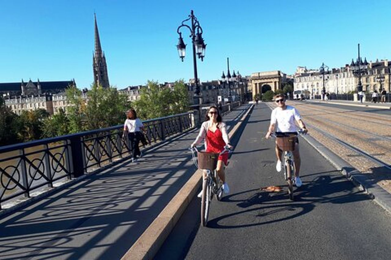 Tour in bici di Bordeaux "Il meglio di Bordeaux"