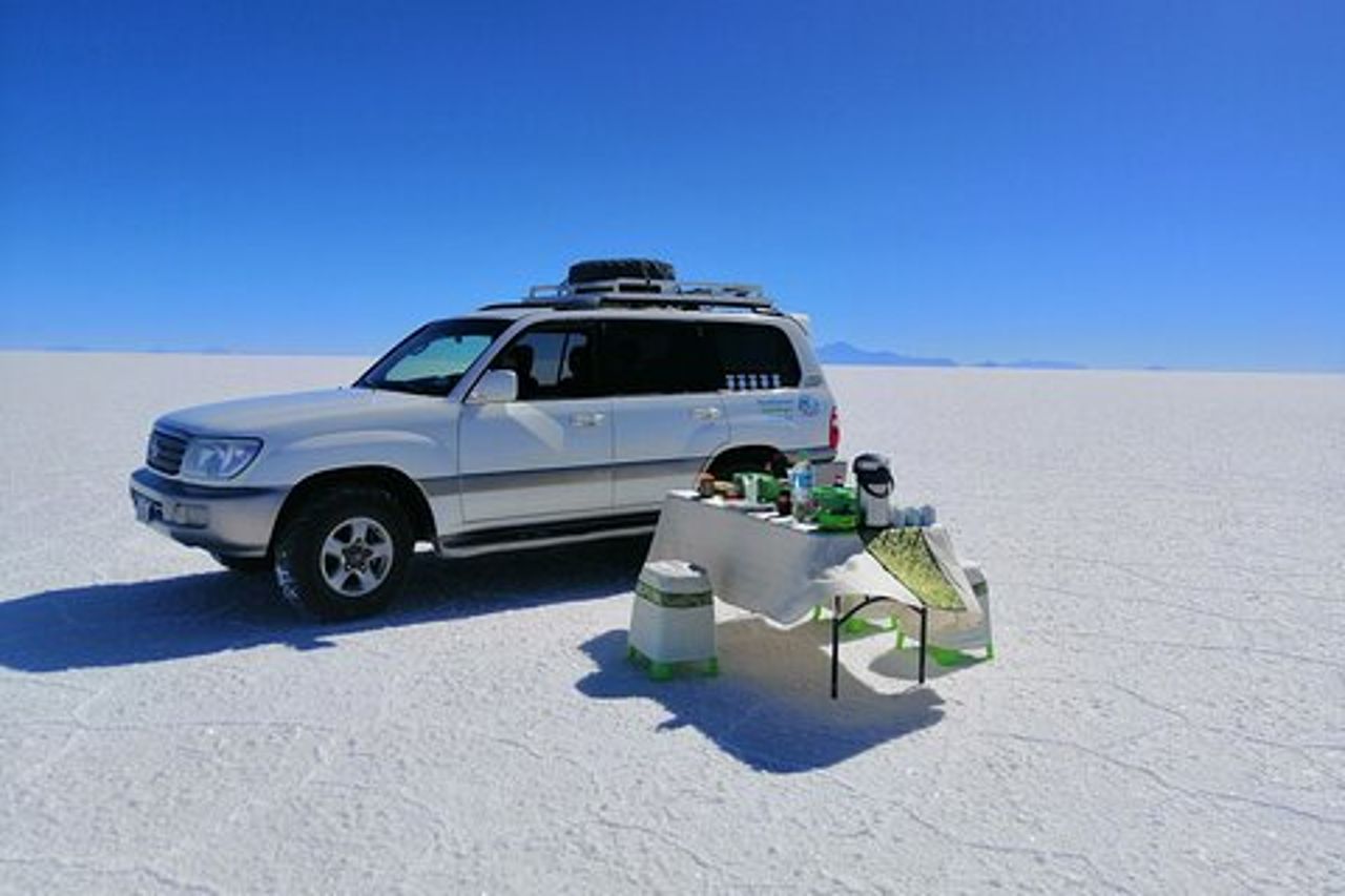 Da La Paz : 2 - Tour privato di un giorno delle saline di Uyuni