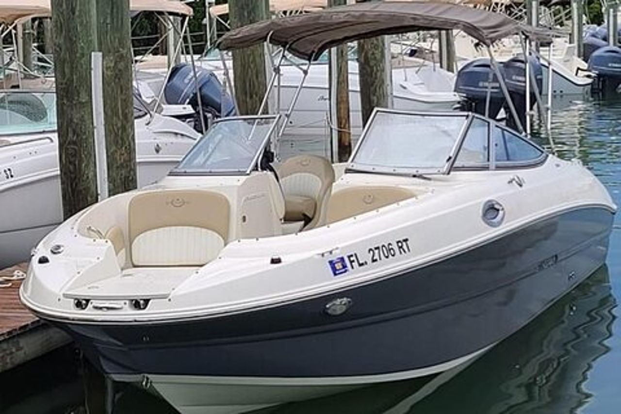 24 Ft Miami Bay : Barca privata, Gas Incluso , 6 persone, Capitanato
