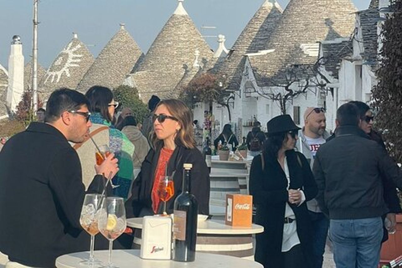 Tour con aperitivo di Alberobello a piedi