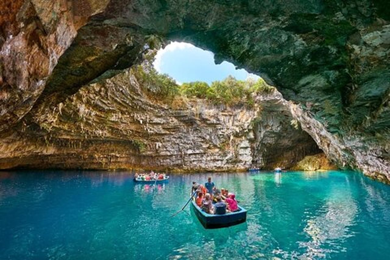 Tour privato di mezza giornata Melissani, Drogarati e Myrtos Beach