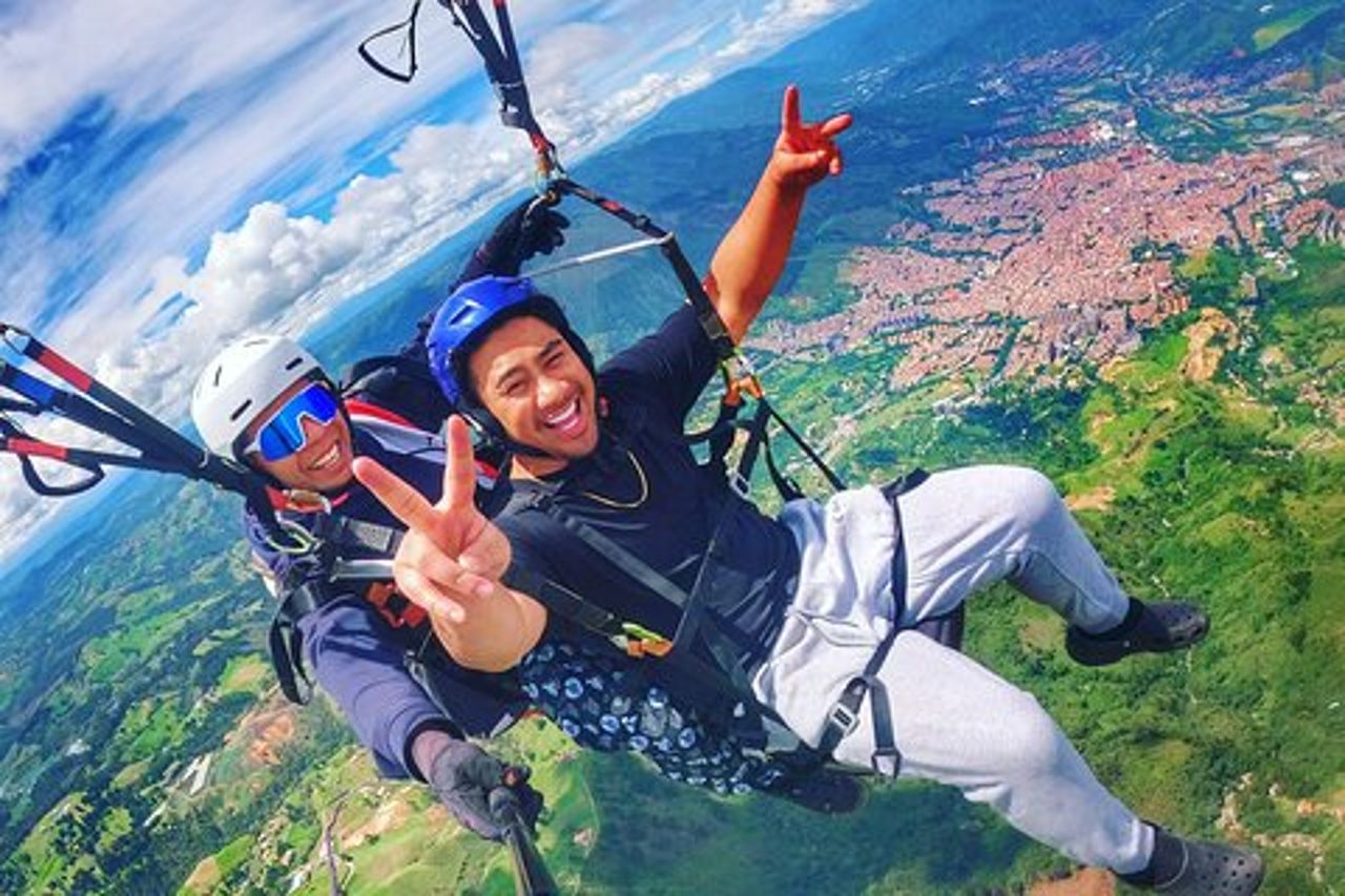 Tour in parapendio a Medellín, vola e vivi una fantastica esperienza