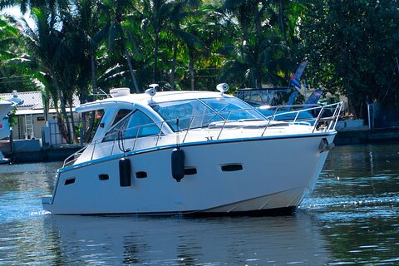 Crociera 40' Sealine con Capitano e Stufato