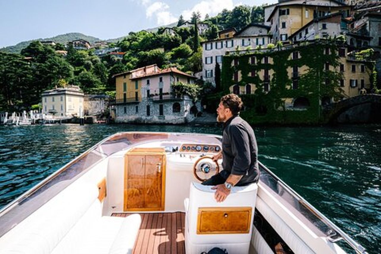 4 Ore in Crociera Privata sul Lago di Como con Motoscafo