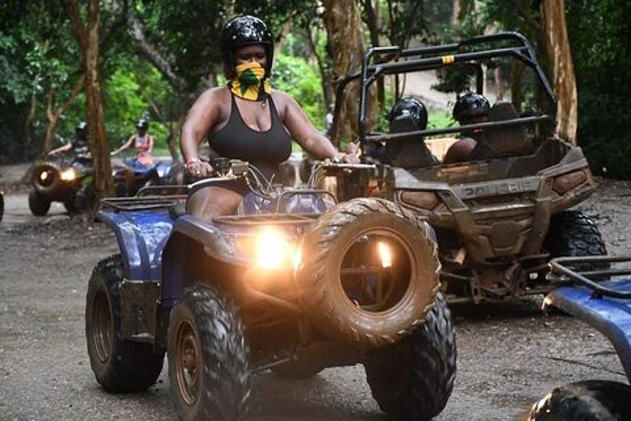 Safari in ATV, passeggiata a cavallo e esperienza di rafting in bambù