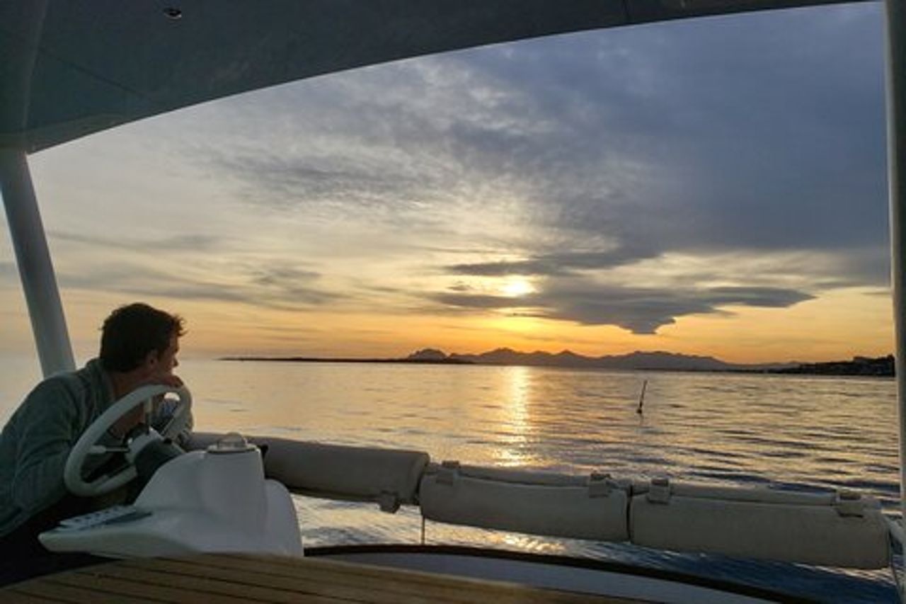 Crociera privata al tramonto a Juan les Pins