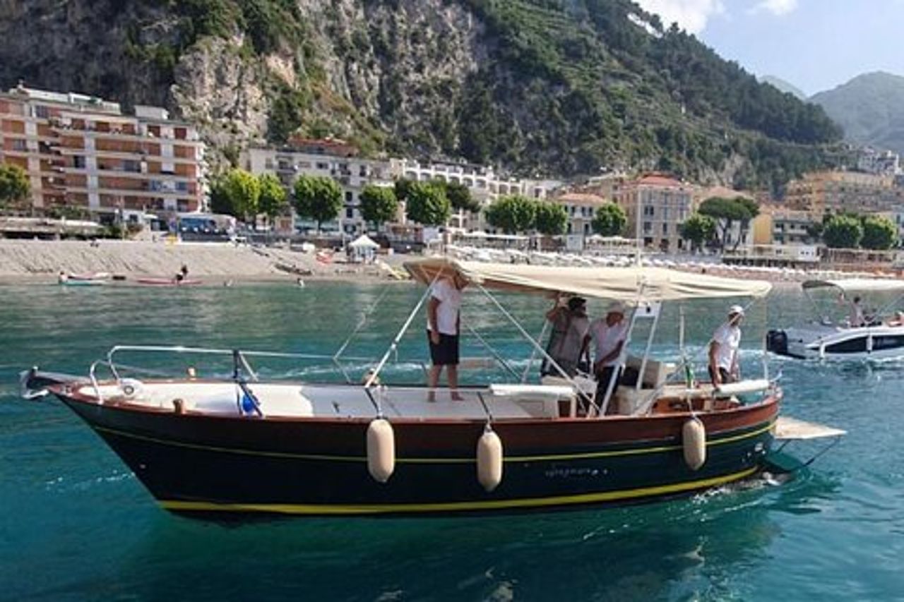 Tour Privato in Barca Amalfi Coast o Capri
