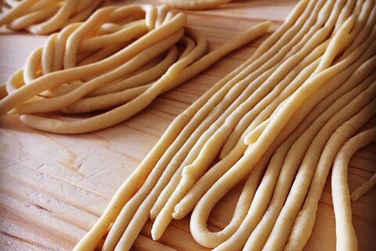 Pasta fresca con vista in Langhe, Roero, Monferrato vicino a Asti