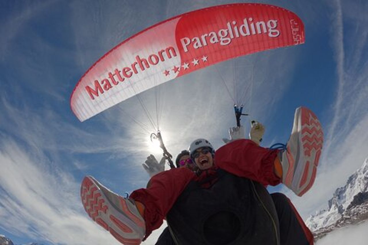 Volo panoramico in parapendio a Zermatt Matterhorn (15-20 minuti)