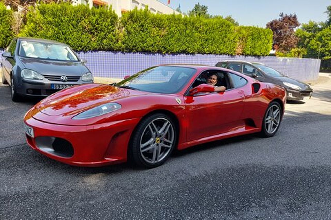 Esperienza di guida di ferrari in via rapidida de Braga