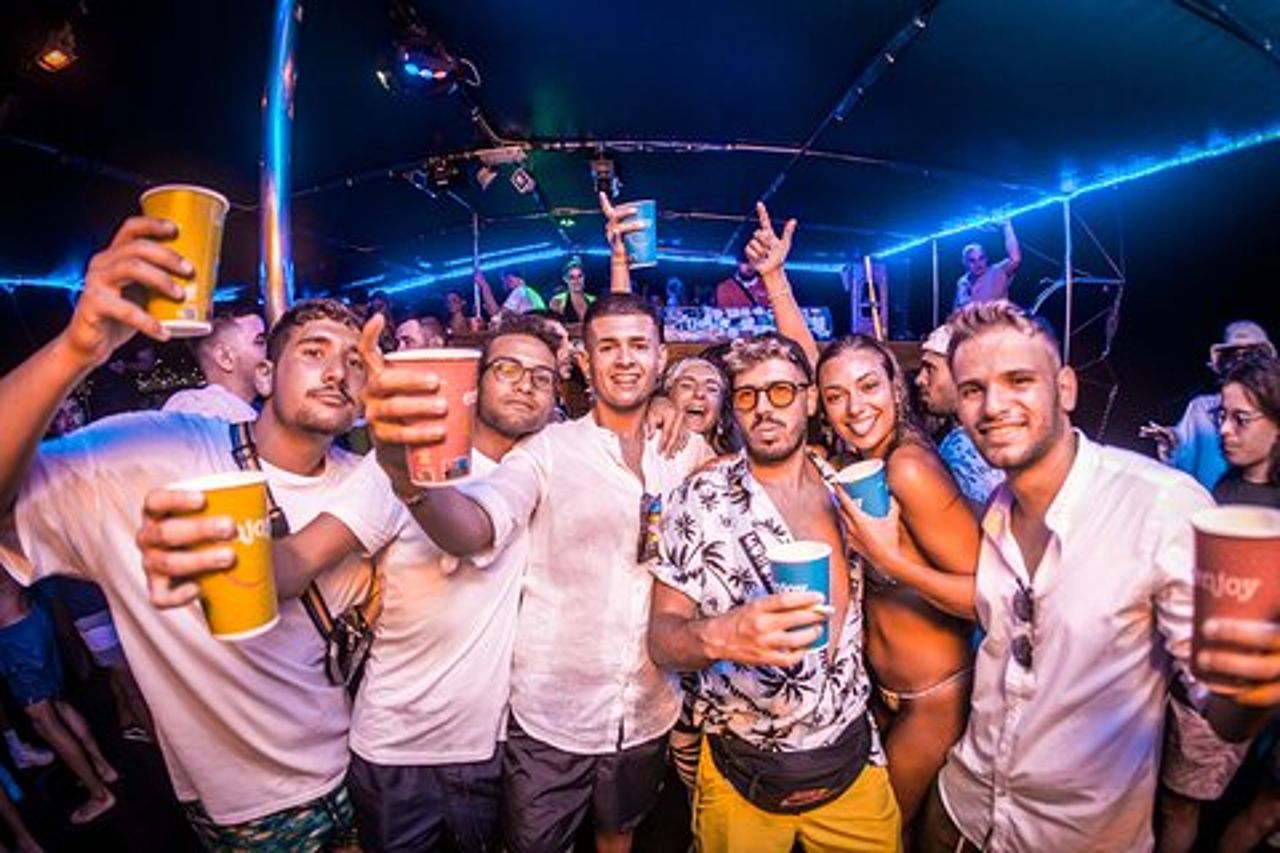 Festa in Nave Lazy Pirate a Malta