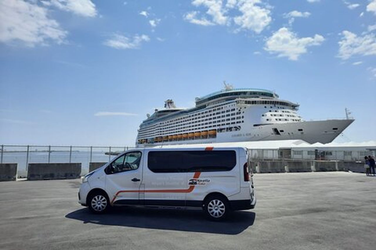 Trasferimento privato dagli hotel di Barcellona al porto crociere di Barcellona