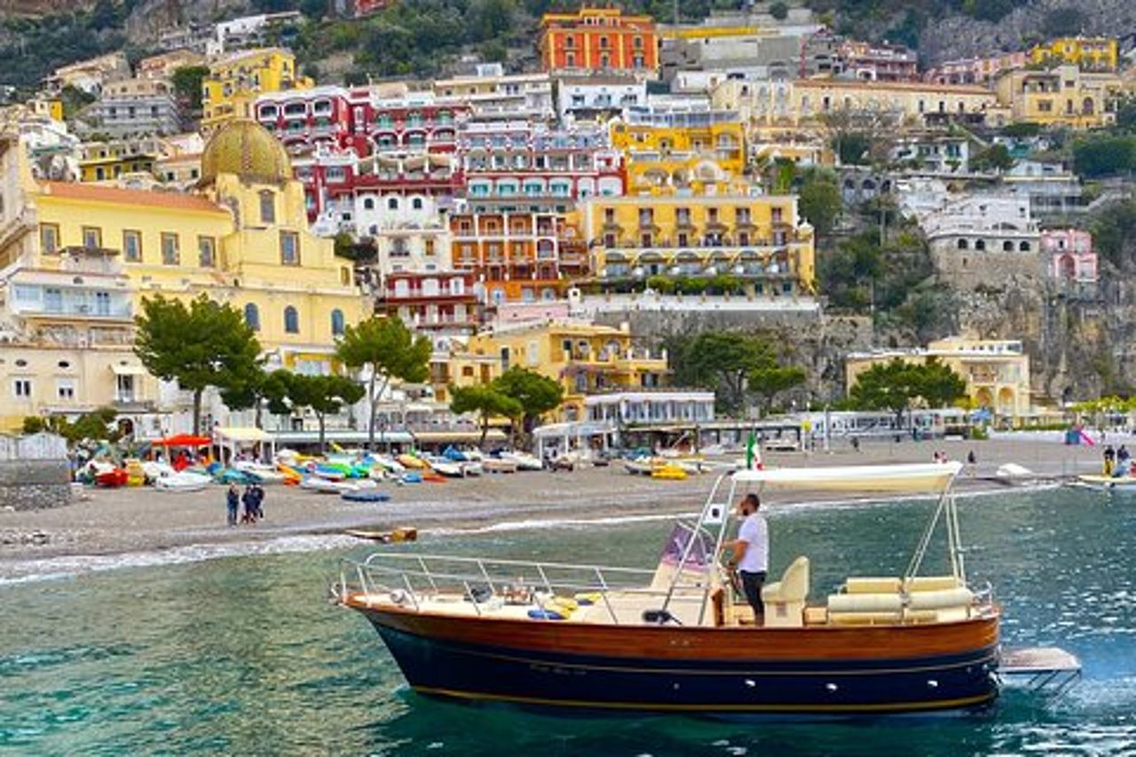 Amalfi Tour in barca da a Positano Praiano o Amalfi. 7 ore