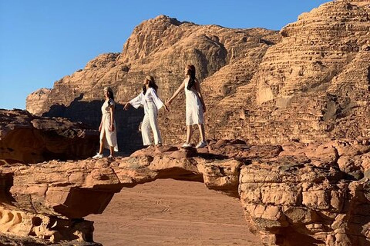 Tour privato di 3 giorni da Amman a Petra Wadi Rum Aqaba Mar Morto