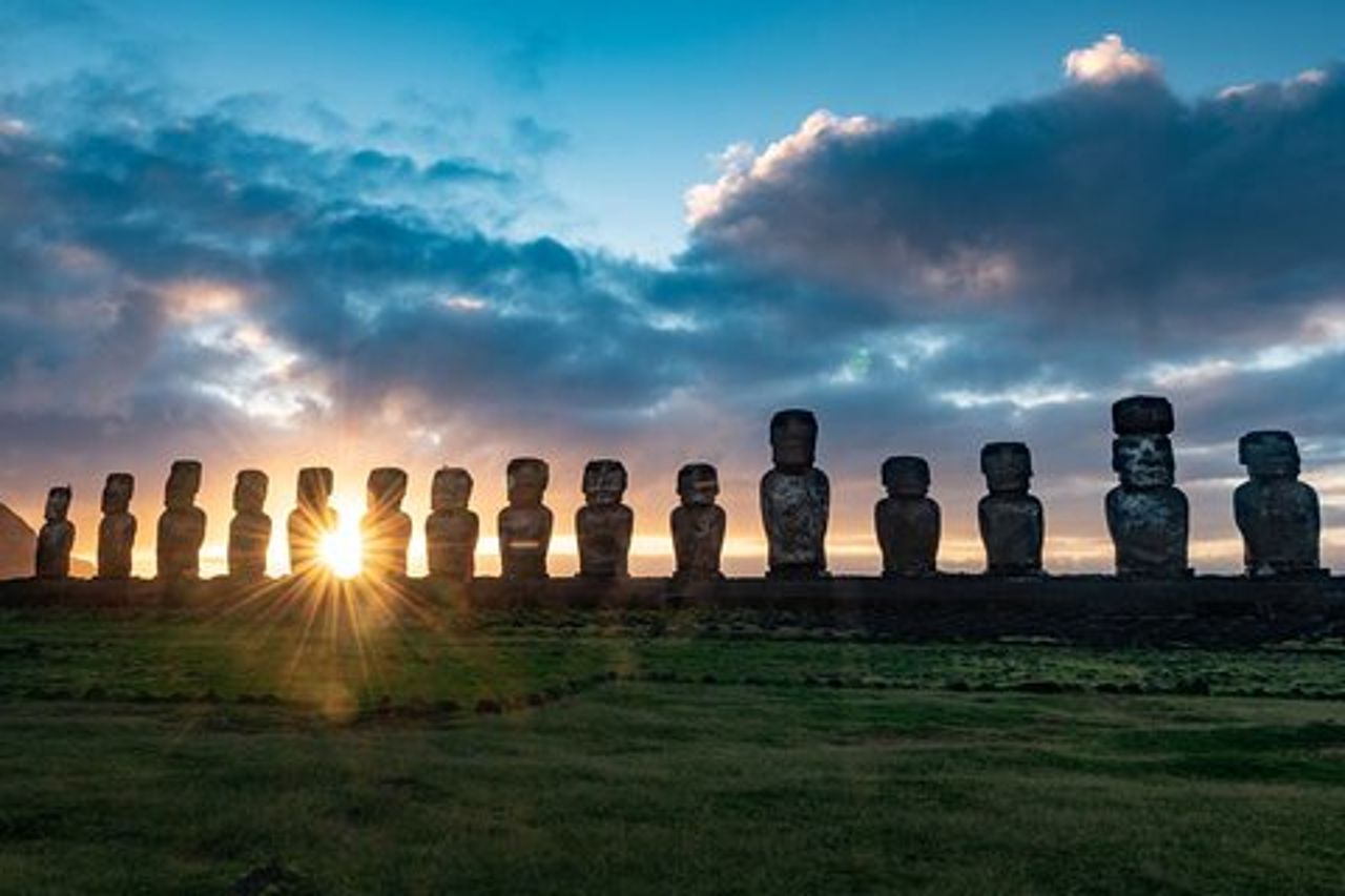 Tour privato all'alba al 15 Moai Tongariki Park
