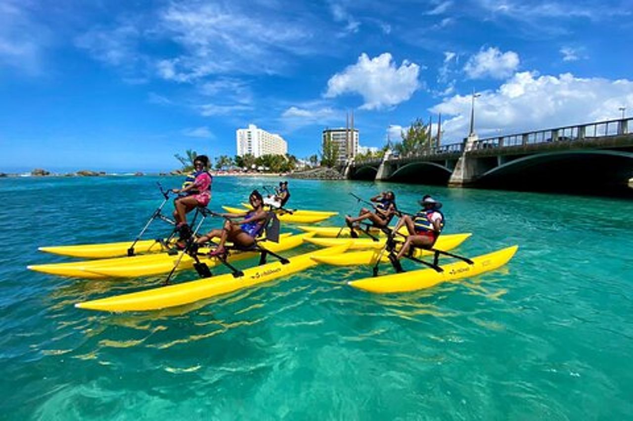 Adventure Water Bike nella laguna di Condado, San Juan