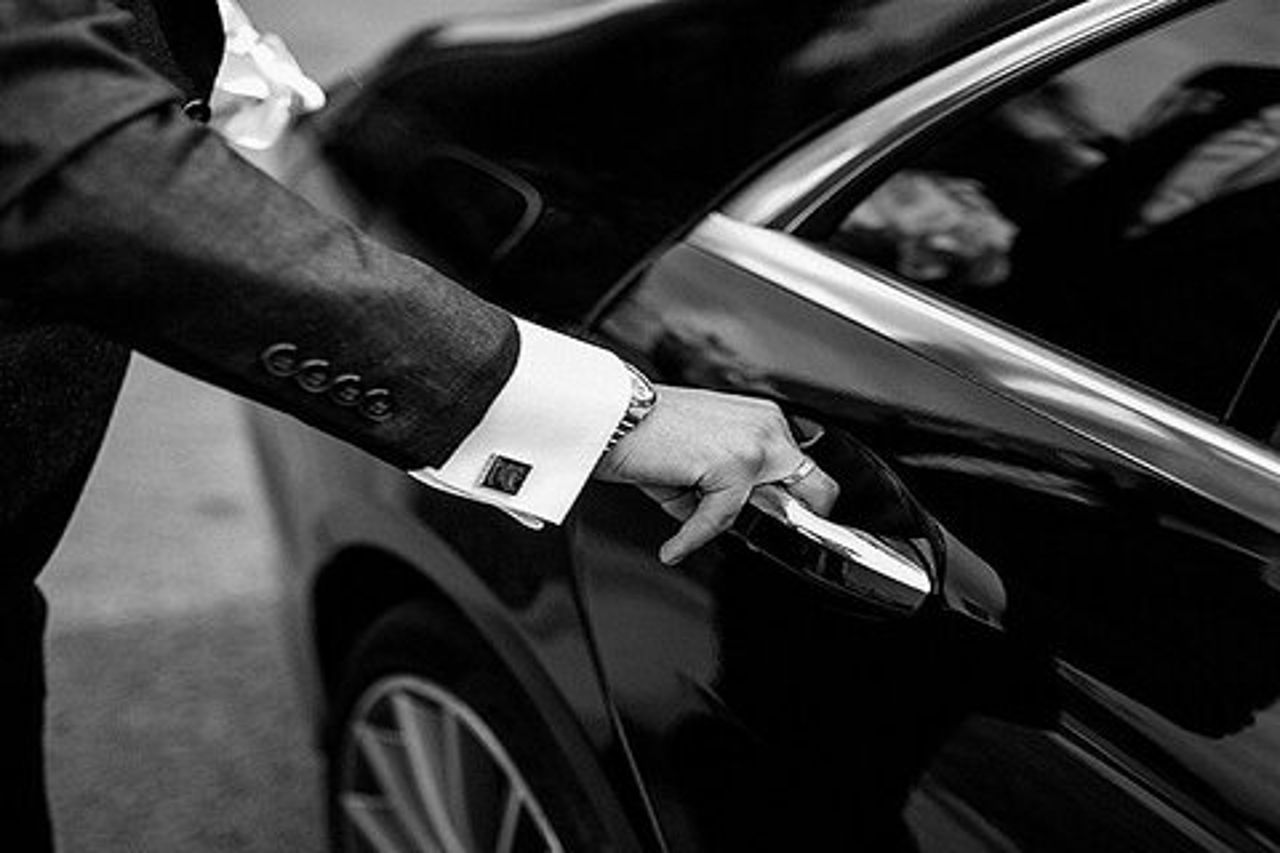 Trasferimento privato dall'aeroporto di Nizza con Taxi Antibes
