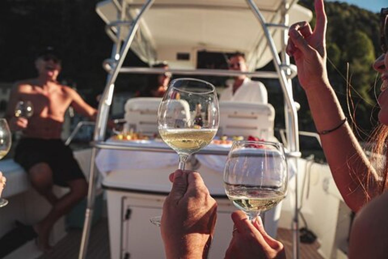4 Hours Private Boat Cruise on Lake Como