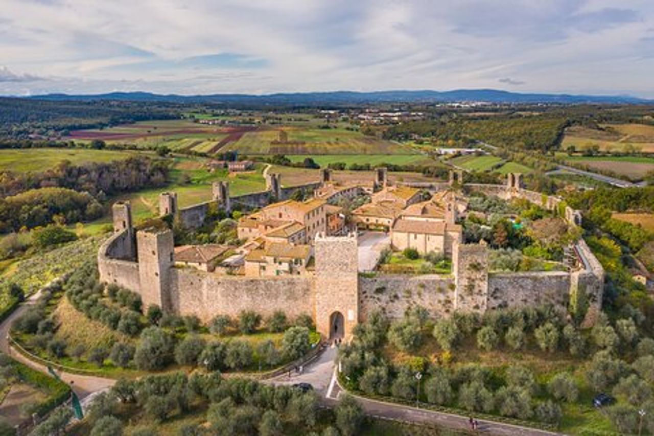 Tour Medievale a Monteriggioni e Val d'Orcia da Firenze