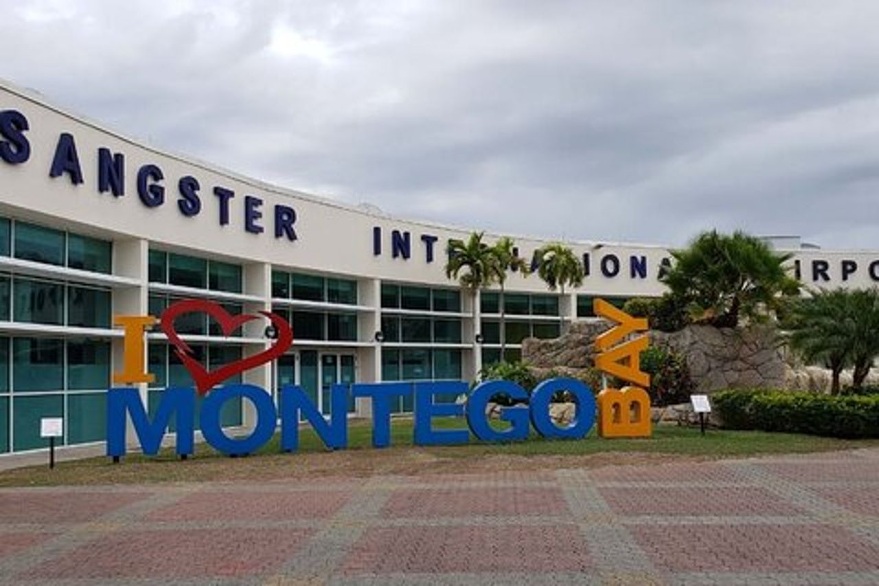 Trasferimento privato dall'aeroporto da e per Montego Bay / Falmouth Hotel