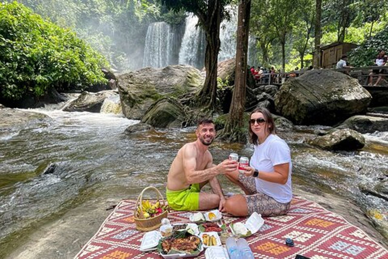 Tour delle cascate della montagna di Kulen con pranzo al sacco da Siem Reap