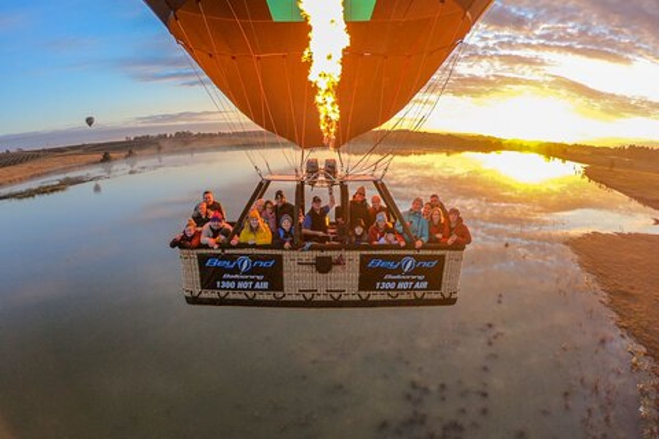 Volo infrasettimanale in mongolfiera nella Hunter Valley