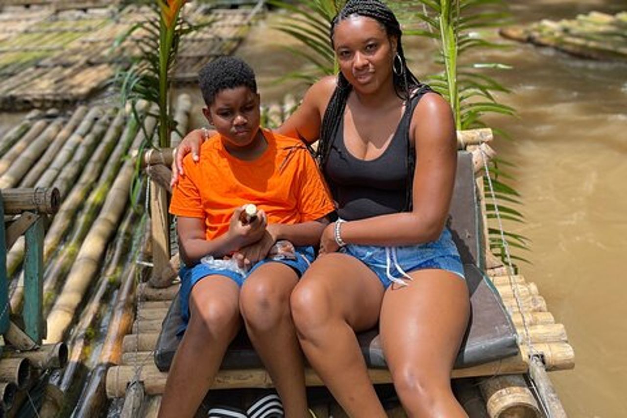 Montego Bay Calcare Massaggi & Rafting di Bambù
