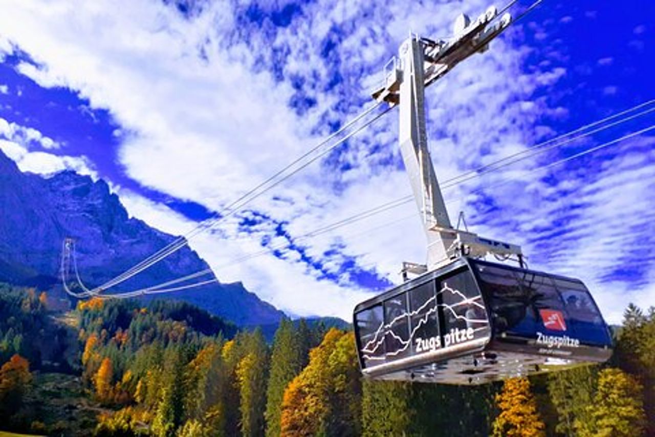 Salta la coda Tour privato deluxe di NEUSCHWANSTEIN e del monte Zugspitze