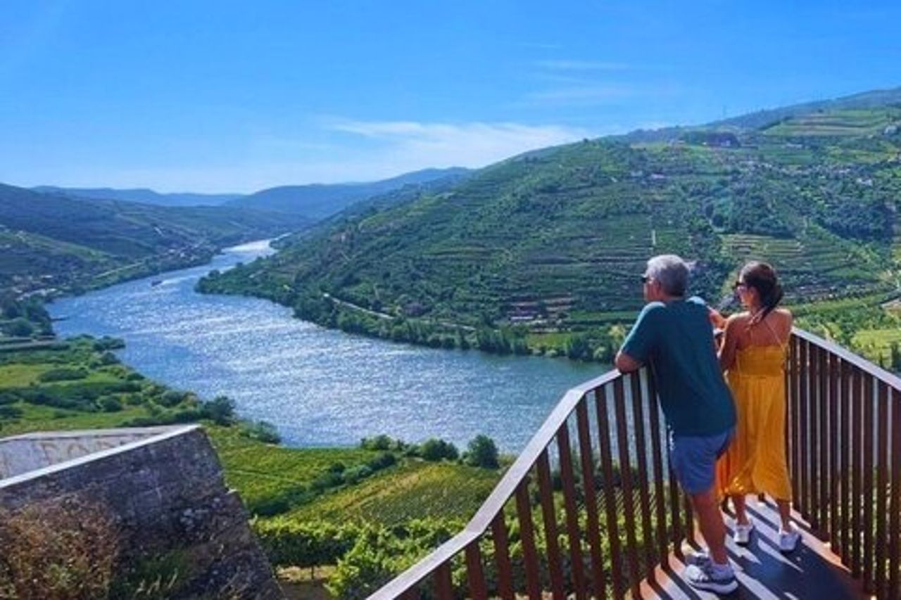 Avventura privata in Douro 4x4 da Porto con Pic nic Deluxe