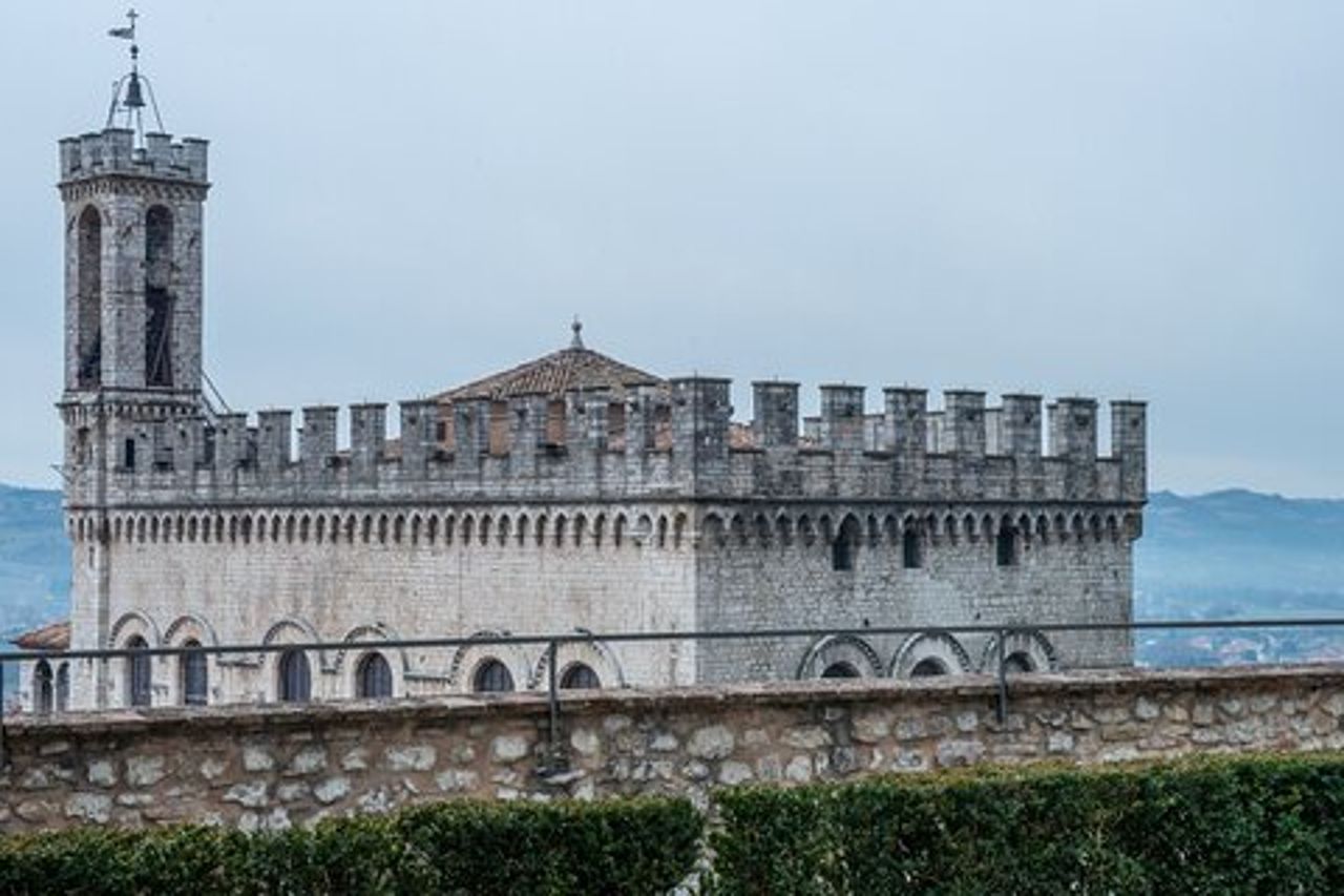 Gubbio: tour privato a piedi con guida ufficiale