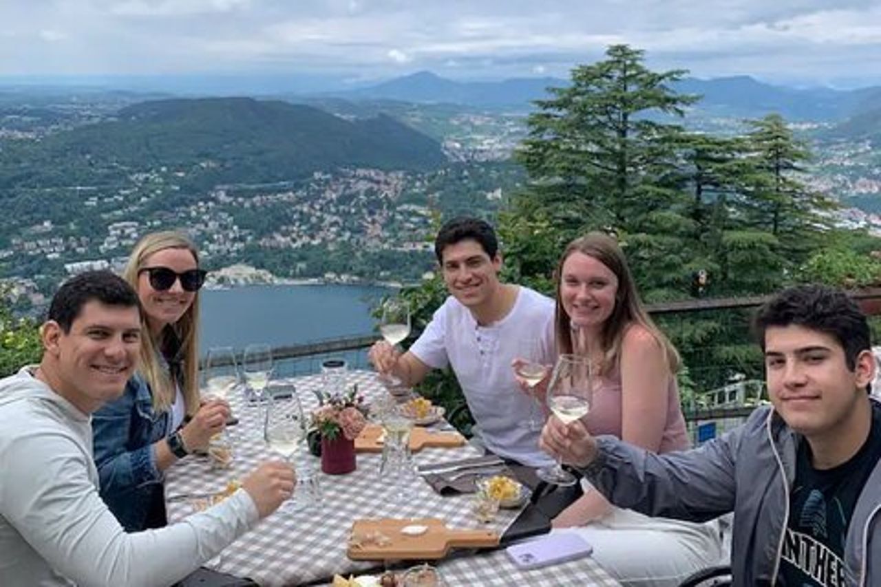 Esclusiva Degustazione di vini a Brunate