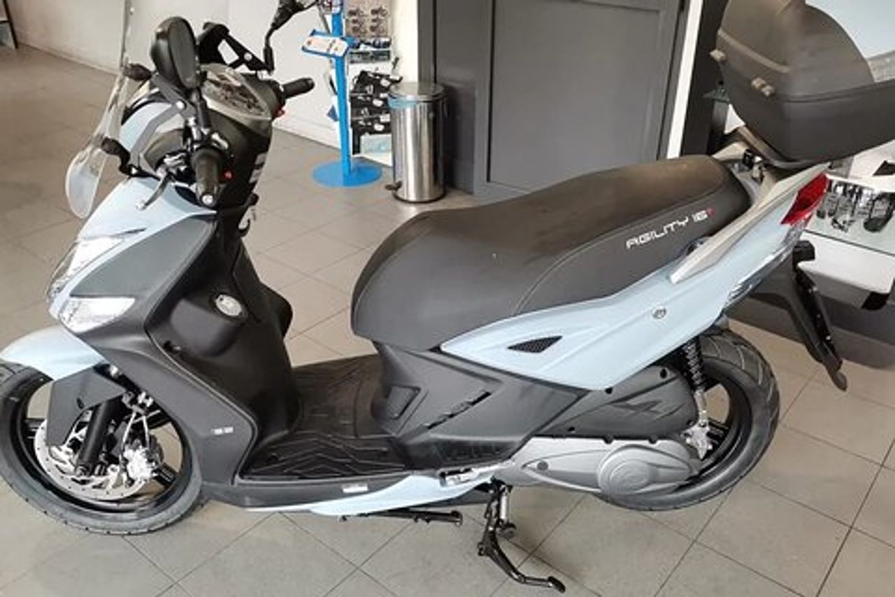 Noleggio di Scooter a Pesaro con Prelievo Incluso