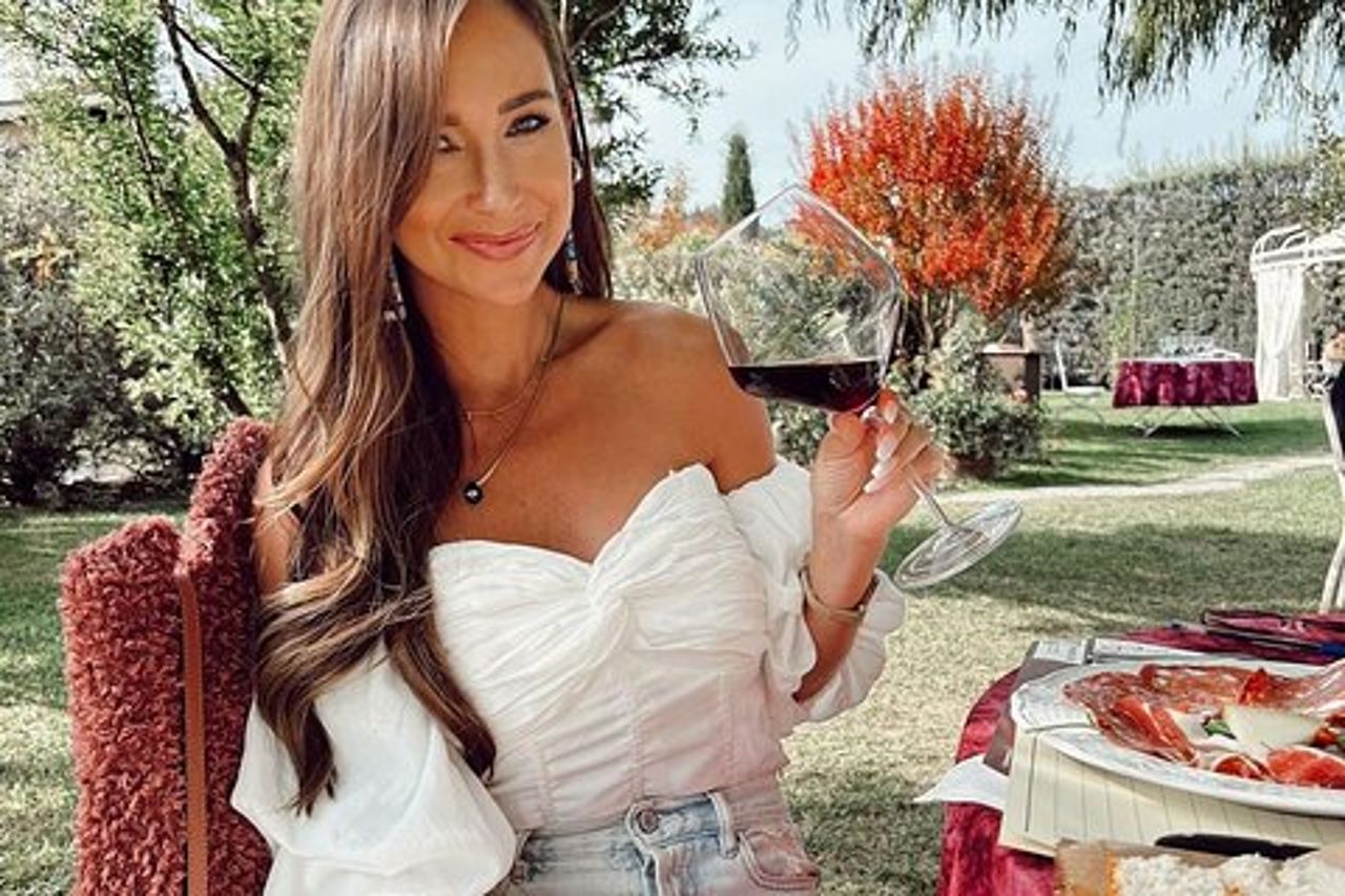 Pranzo toscano e degustazione di vini presso l'azienda vinicola di San Gimignano
