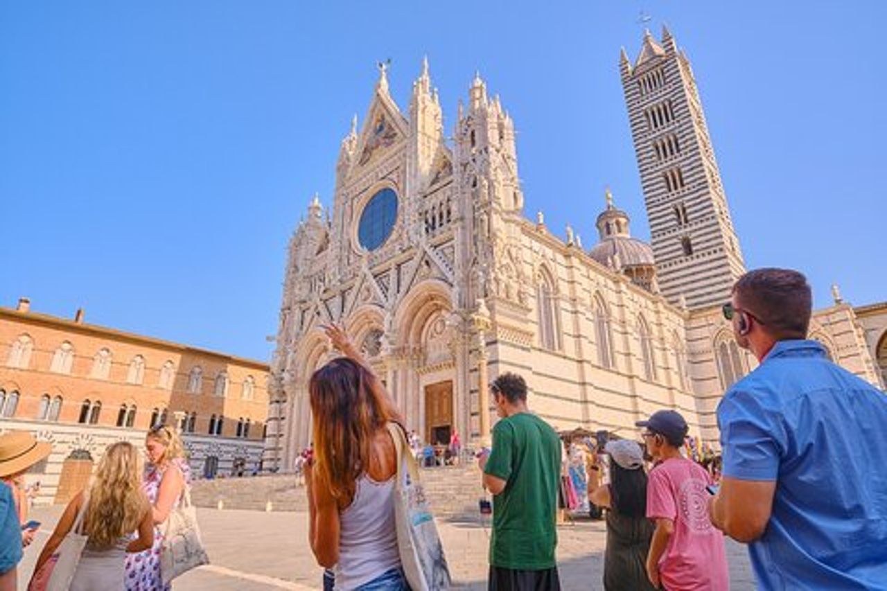 Pisa, Siena e San Gimignano: gita di un giorno con pranzo e vino in abbinamento