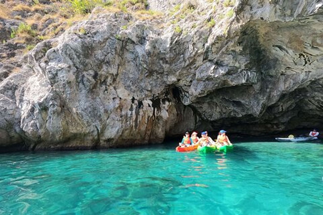 Amalfi Coast: Kayak-Snorkeling tour Pandora Cave & Hidden beach