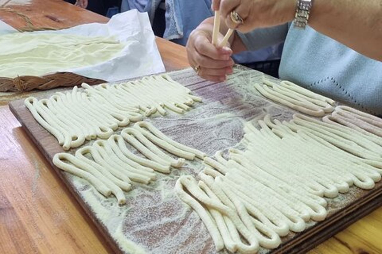 Esperienza di cucina dalla fattoria alla tavola in un piccolo villaggio