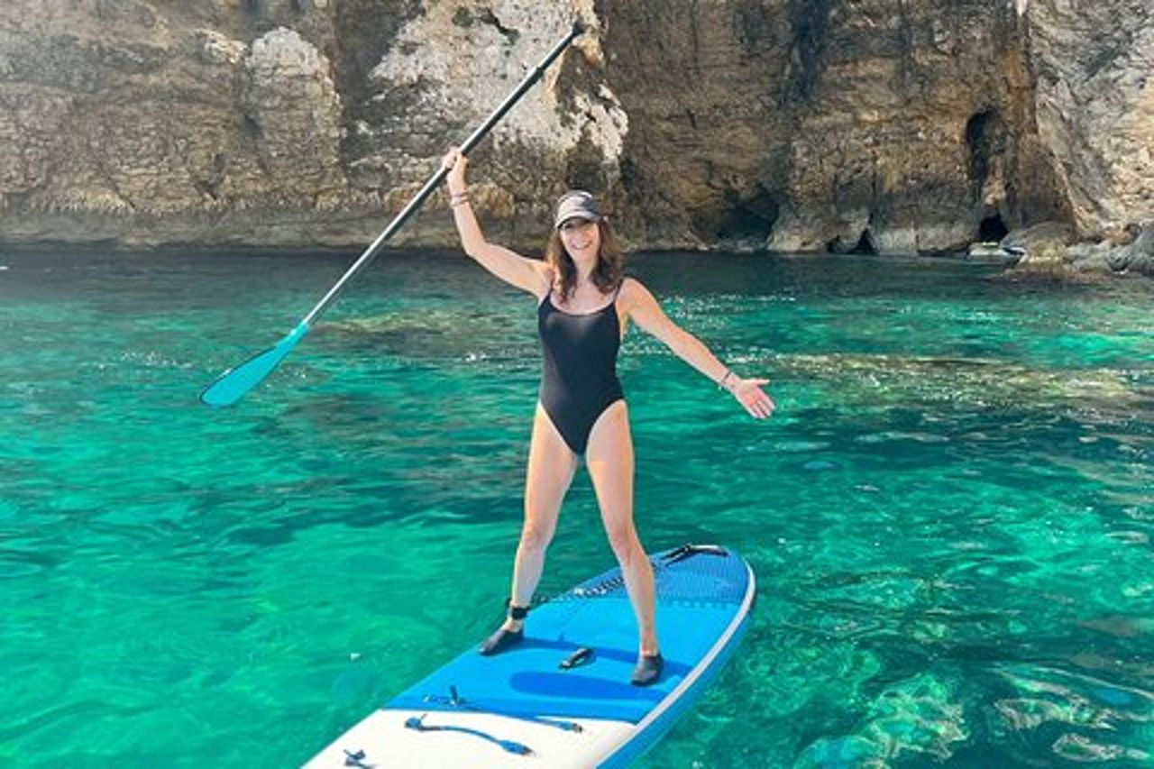 Paradiso del paddle board: tour SUP con snorkeling magico ed esplorazione delle grotte
