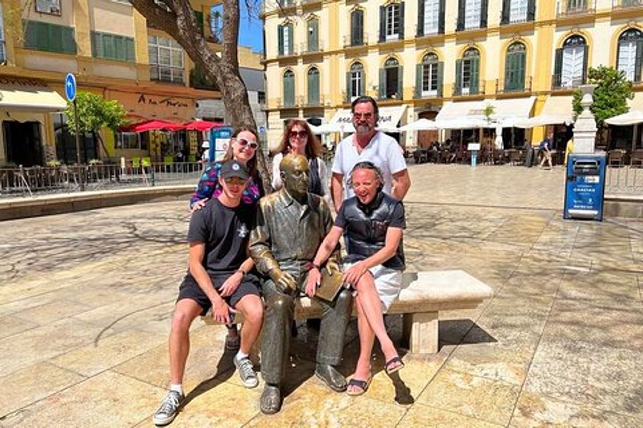 Tour privato di un giorno a Malaga con hotel o ritiro a terra da Marbella