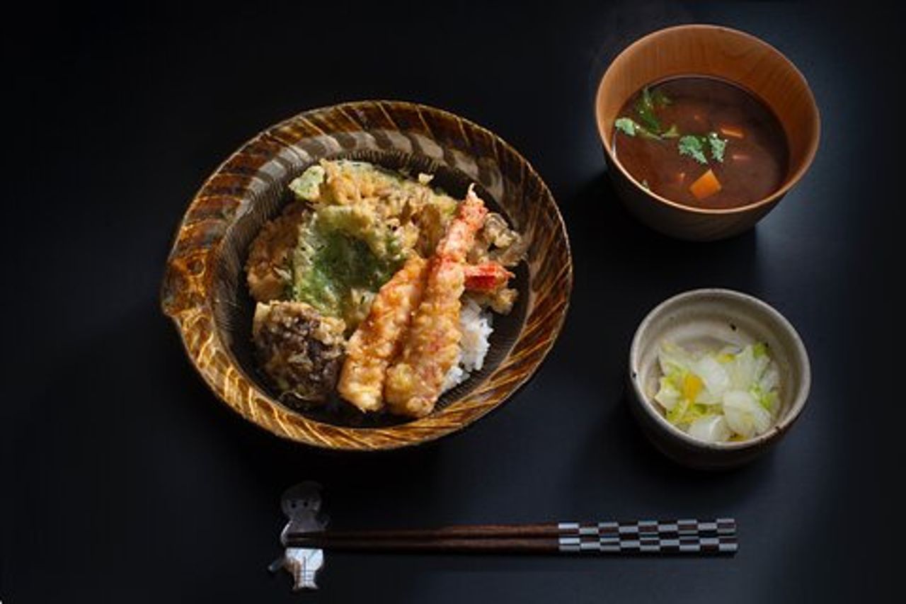 Cuocere tempura di grado Michelin e zuppa di miso