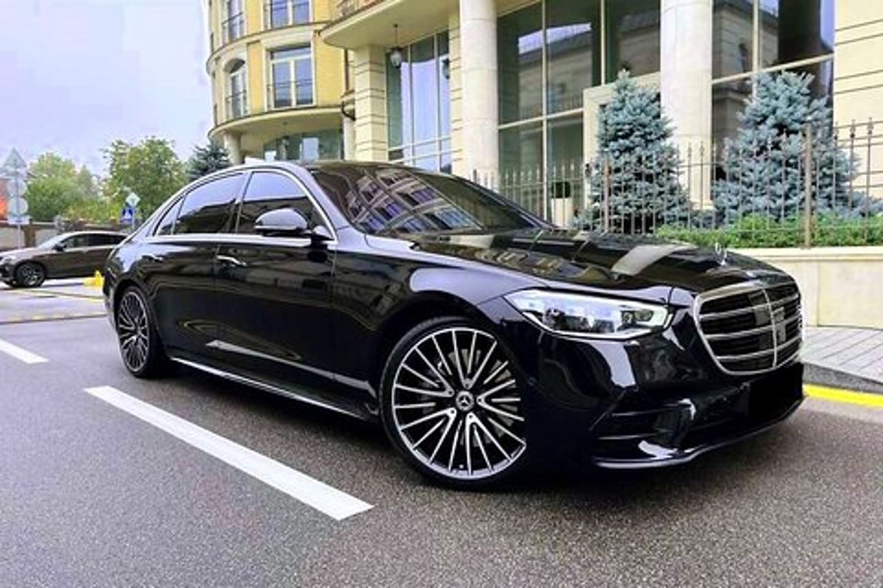 Trasferimento privato: da Monaco all'aeroporto di Nizza NCE in auto di lusso