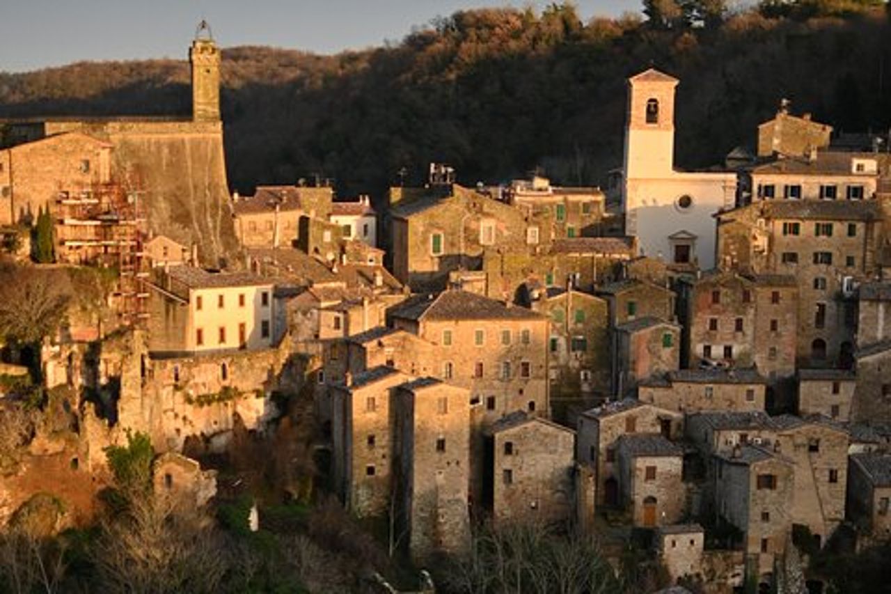 Sorano: le sue meraviglie, le vie cave e le cantine storiche