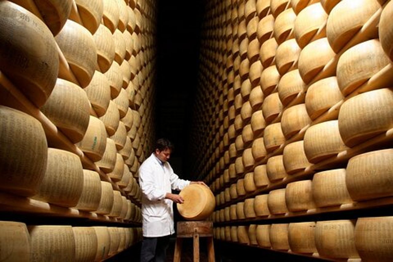 Tour di gruppo Casa Museo Ferrari e Fabbrica di Parmigiano Reggiano