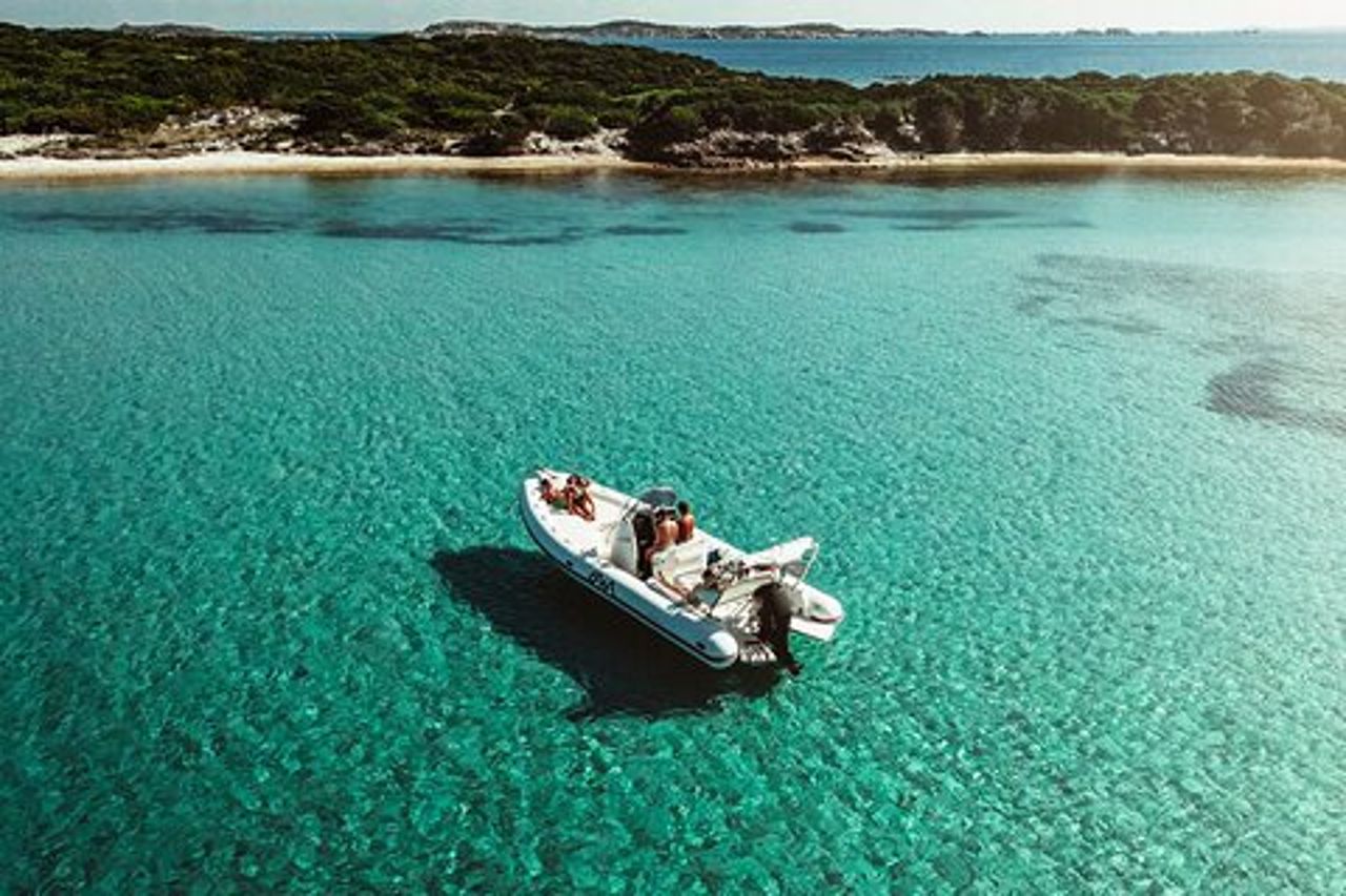 Tour privato arcipelago di La Maddalena con skipper