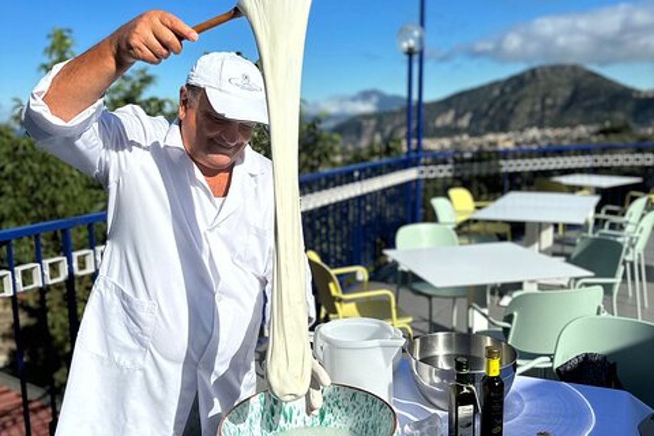 Lezione di mozzarella e altro a Sorrento