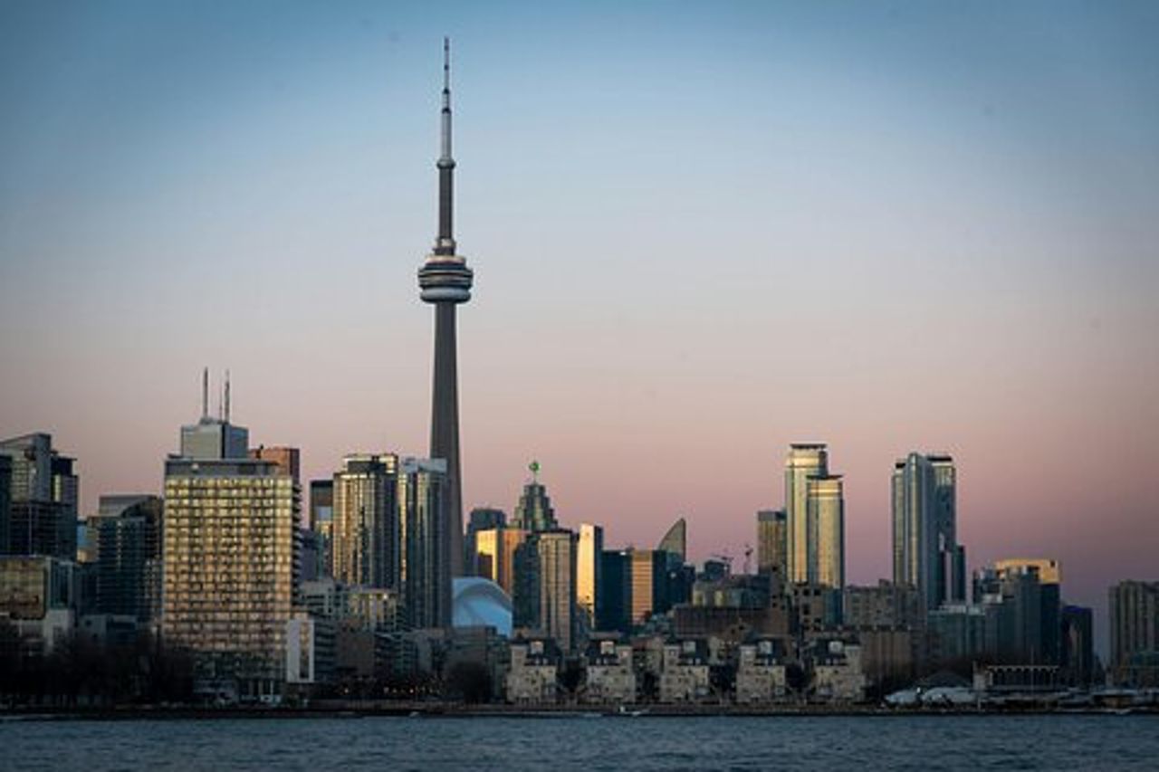 Trasferimento privato di sola andata Cascate del Niagara a Toronto Aeroporto YYZ